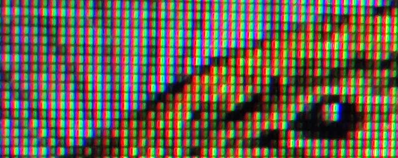 Zdjęcie makro ekranu LCD wyświetlającego logo bloga świstak.codes